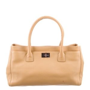 Chanel executive cerf tote reissue beige